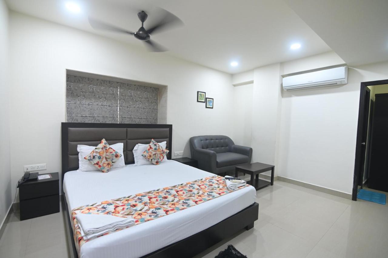 Nk7 Guest House Калькутта Экстерьер фото