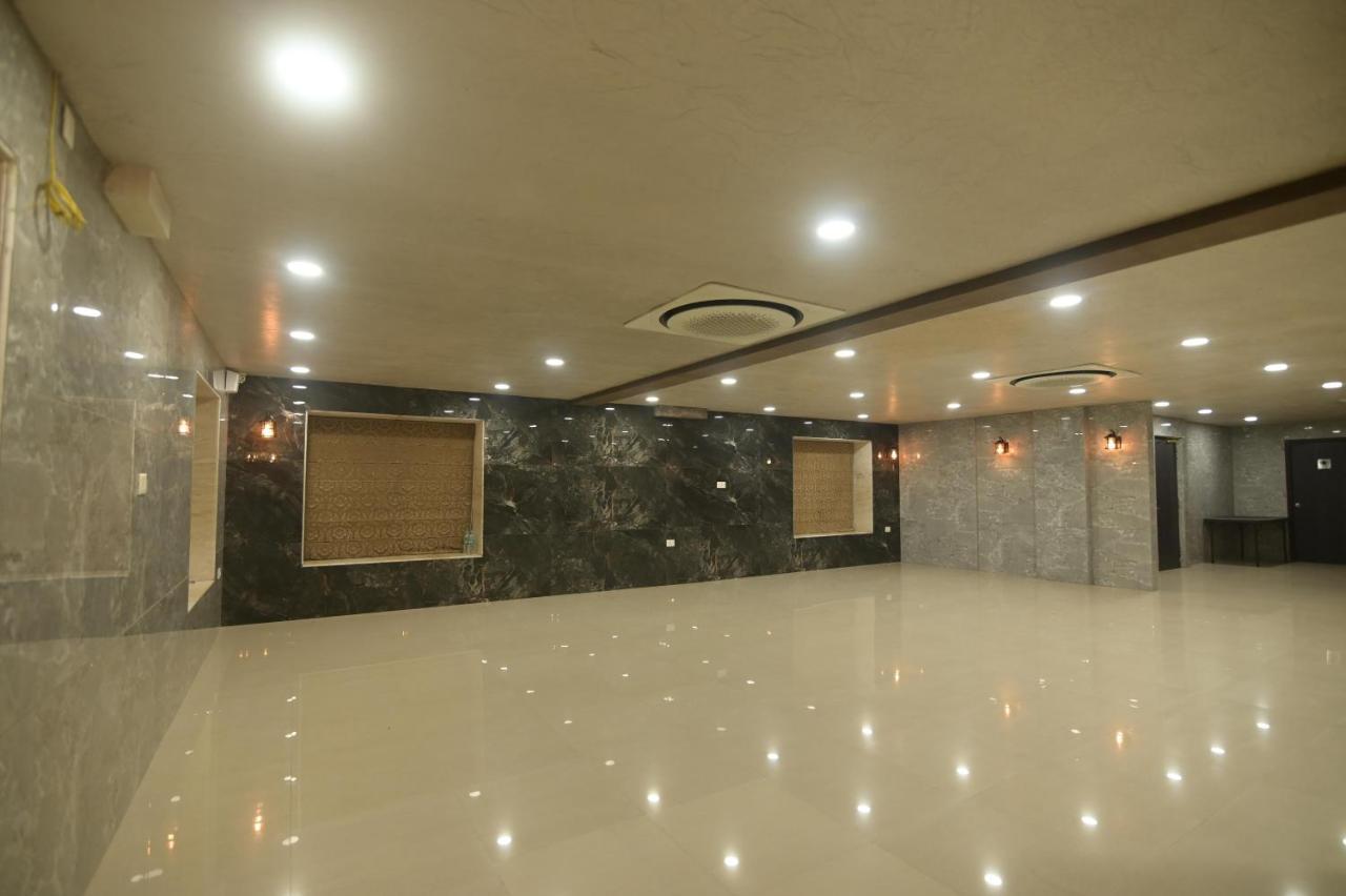 Nk7 Guest House Калькутта Экстерьер фото